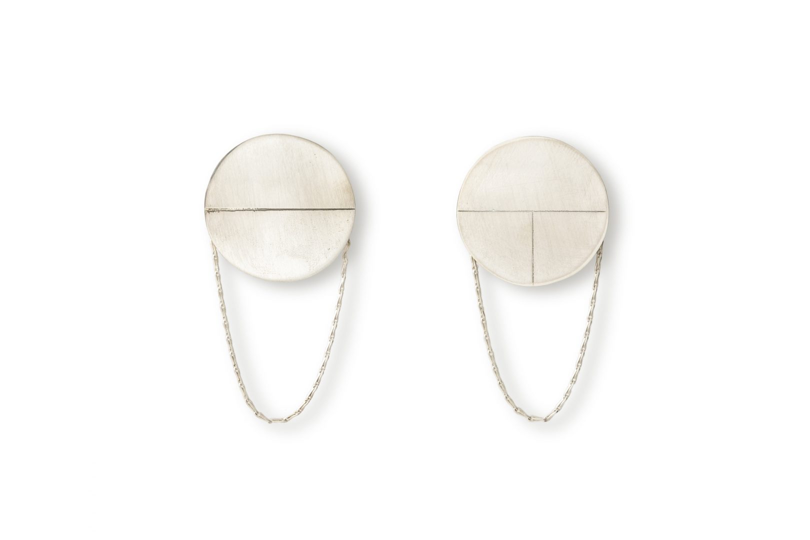 Circle Earrings w-chain Silver
